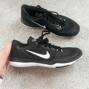 Women’s Nike Flex Supreme TR5 Training Running Sneakers