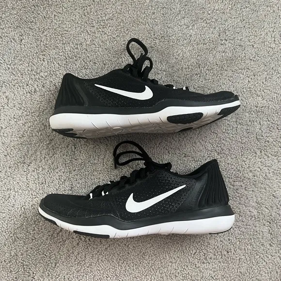 Women’s Nike Flex Supreme TR5 Training Running Sneakers