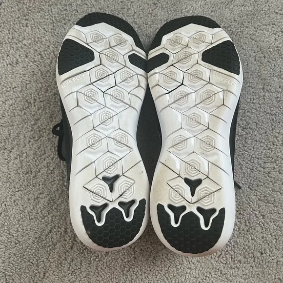 Women’s Nike Flex Supreme TR5 Training Running Sneakers
