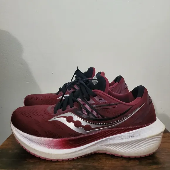 Womens Saucony Triumph 20 Running Shoes Size 9 Sundown/Rose