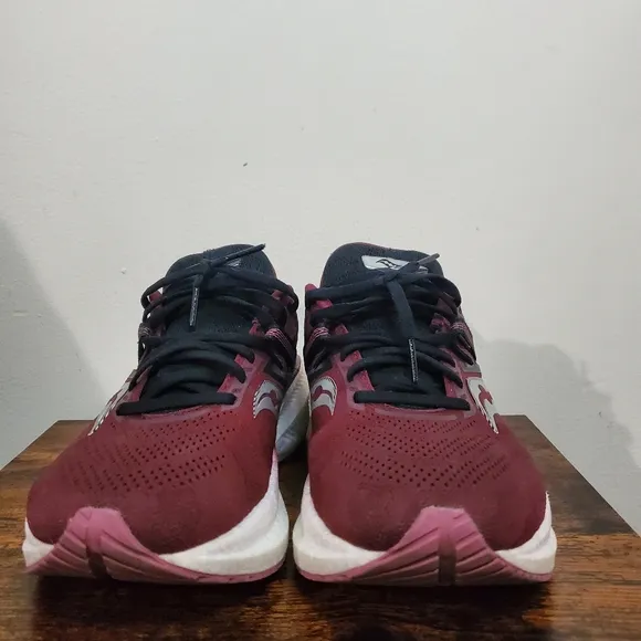 Womens Saucony Triumph 20 Running Shoes Size 9 Sundown/Rose