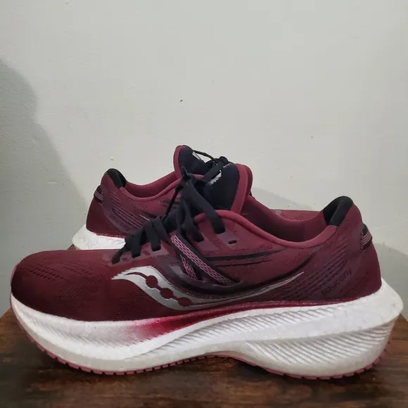 Womens Saucony Triumph 20 Running Shoes Size 9 Sundown/Rose
