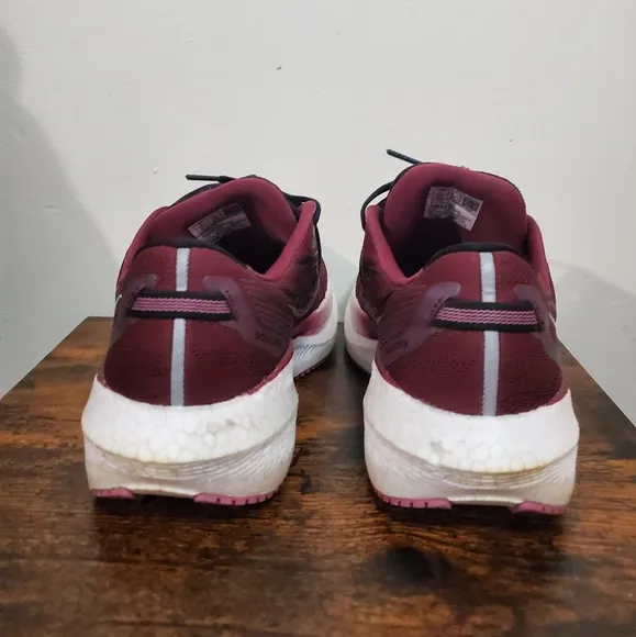 Womens Saucony Triumph 20 Running Shoes Size 9 Sundown/Rose