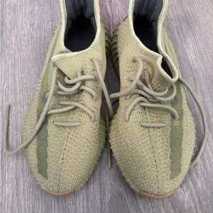 Yeezy Athletic Shoes in Olive Green