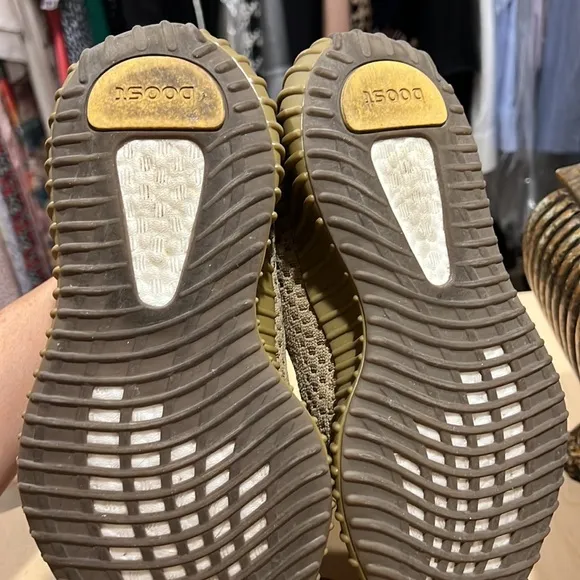 YEEZY BOOST 350 V2 EARTH