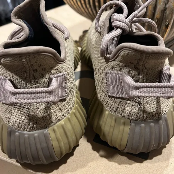 YEEZY BOOST 350 V2 EARTH