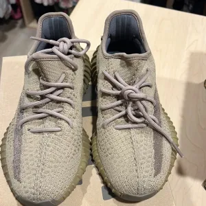 YEEZY BOOST 350 V2 EARTH